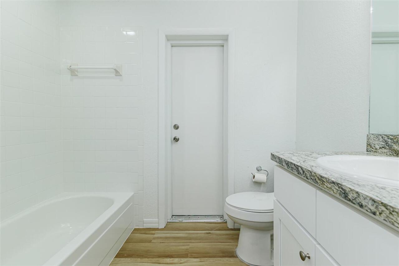 Listing Photo 14