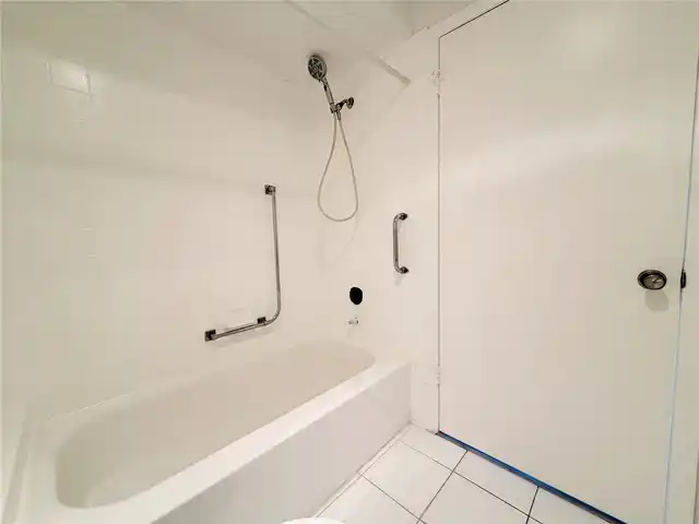 Listing Photo 17