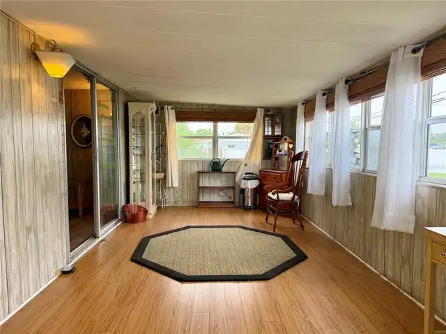 Listing Photo 7