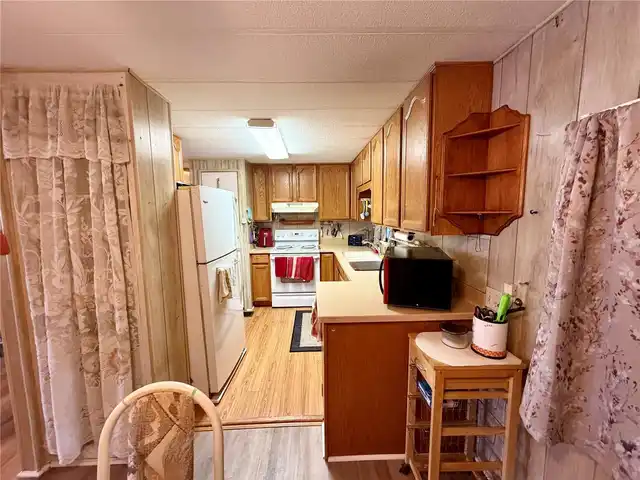 Listing Photo 11