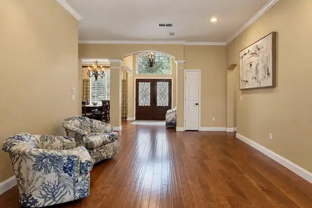 Listing Photo 10