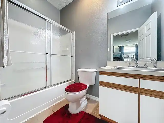 Listing Photo 9