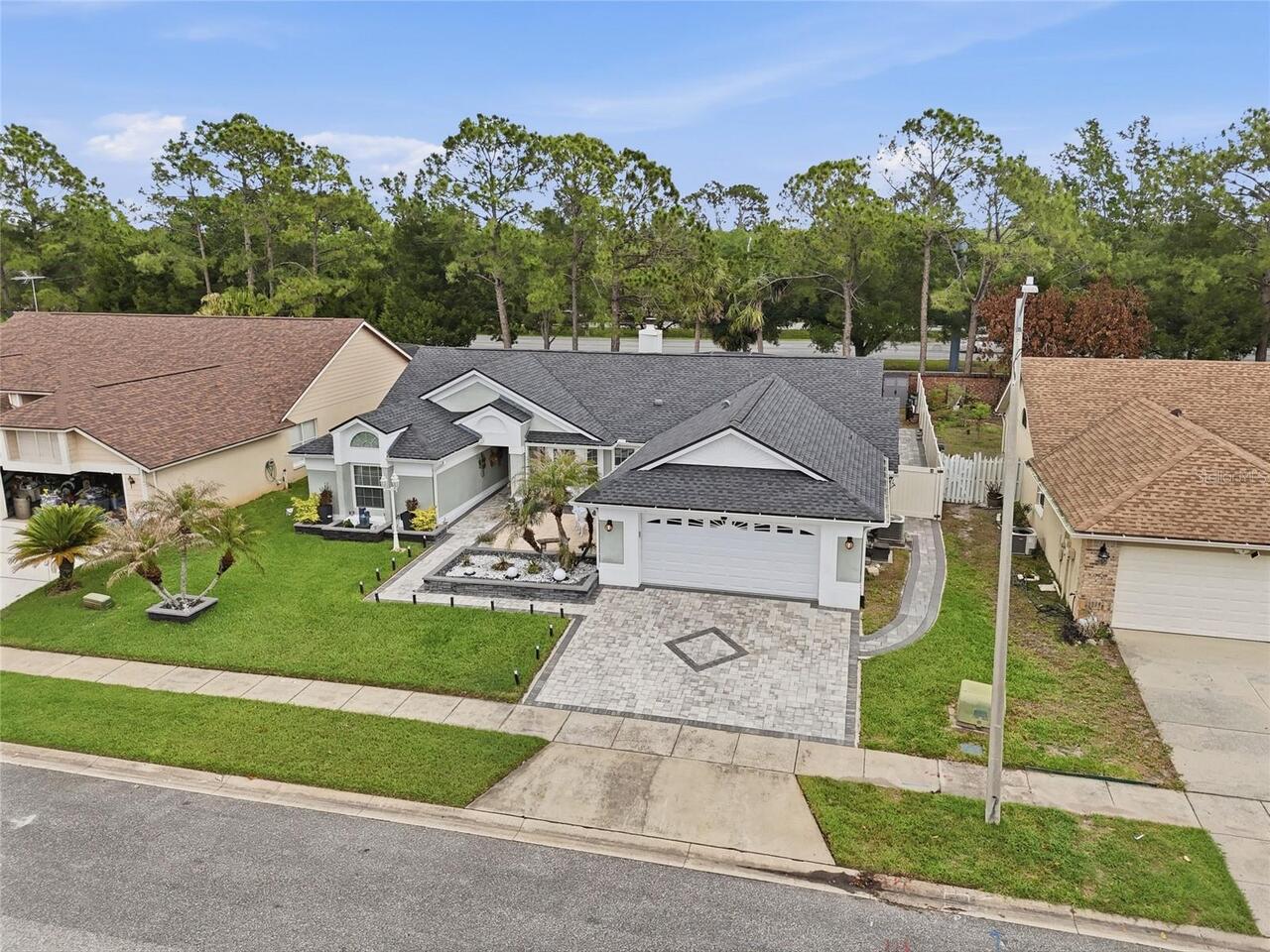 Listing Photo 11