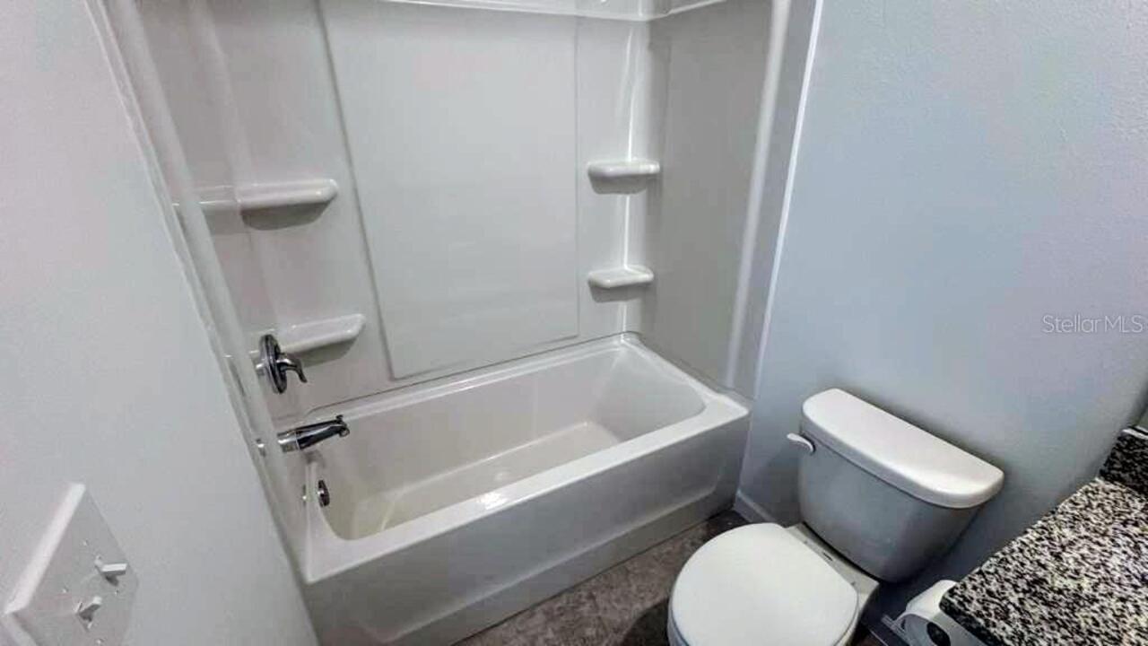 Listing Photo 12