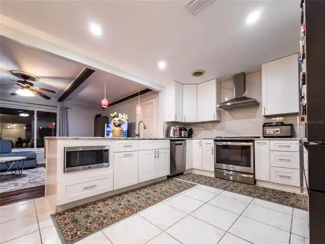 Listing Photo 8