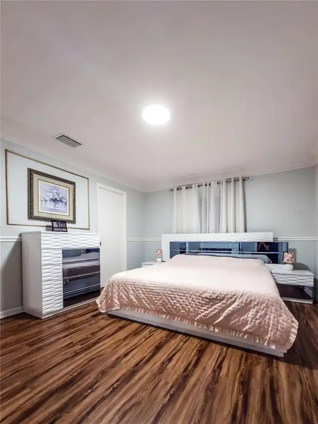 Listing Photo 17