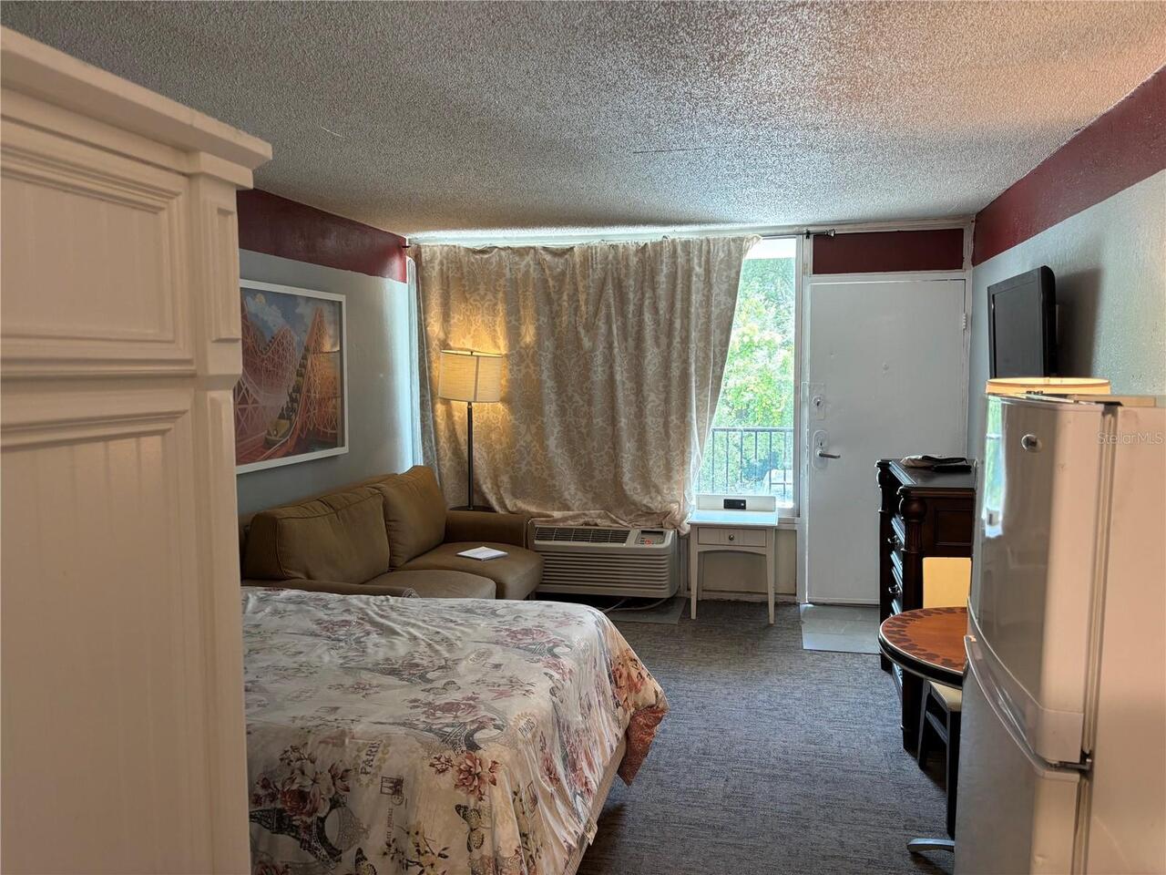 Listing Photo 12