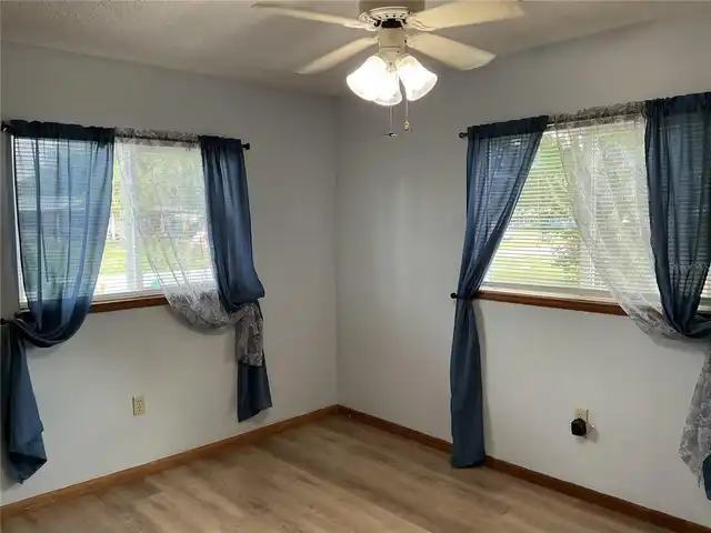 Listing Photo 16