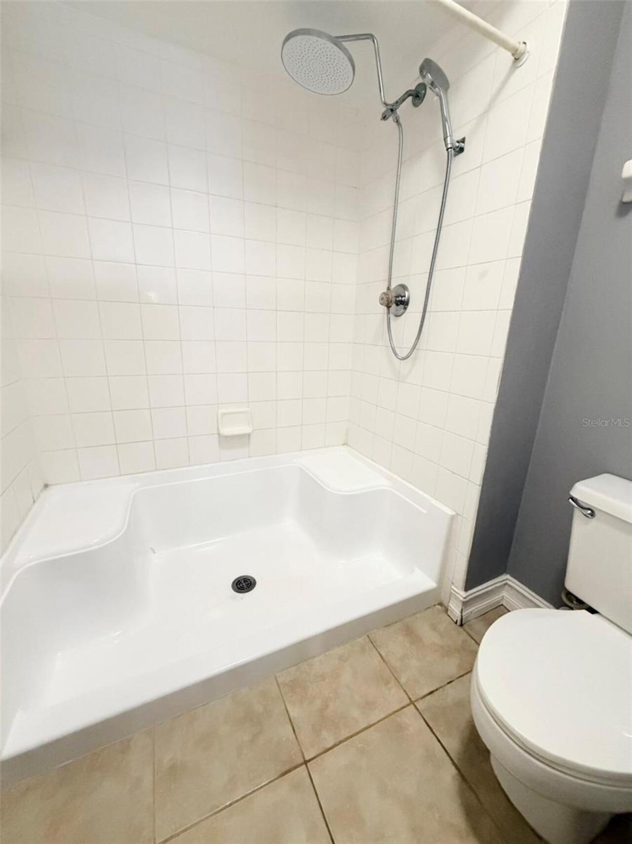 Listing Photo 12