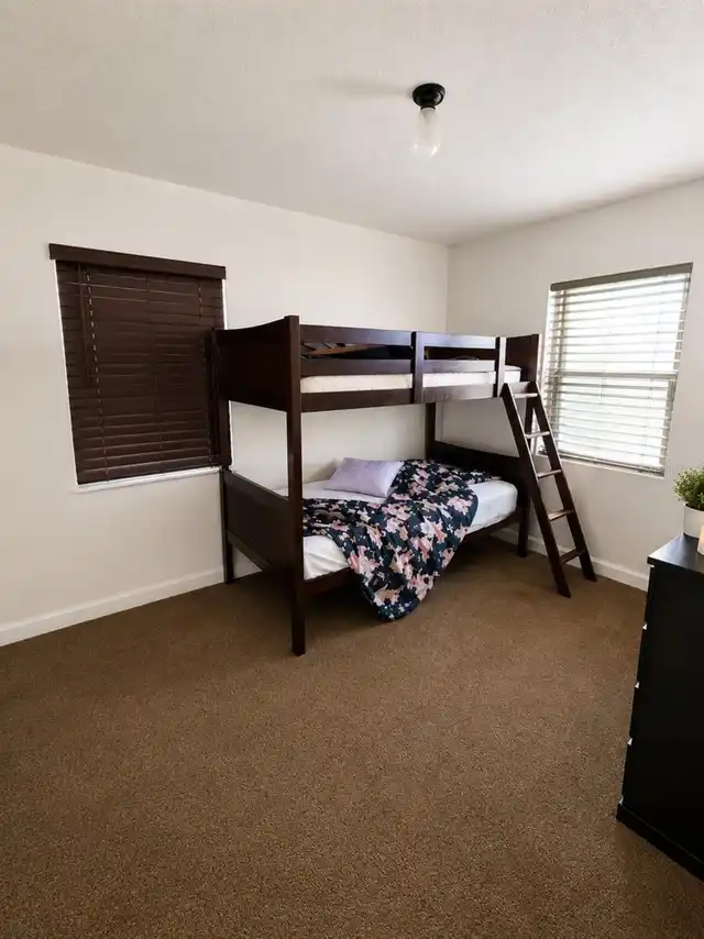 Listing Photo 12