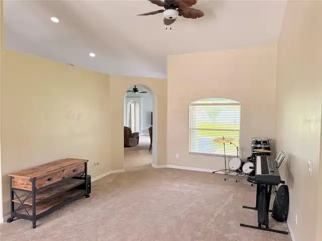 Listing Photo 10