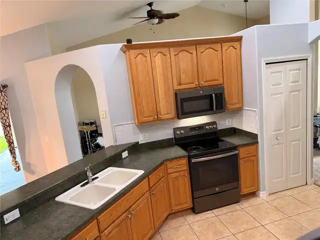 Listing Photo 17