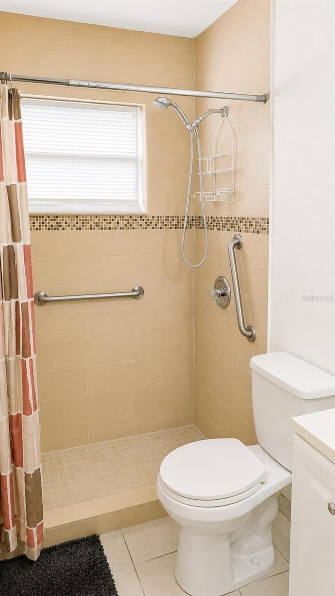 Listing Photo 11
