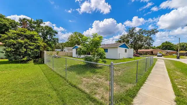Listing Photo 16