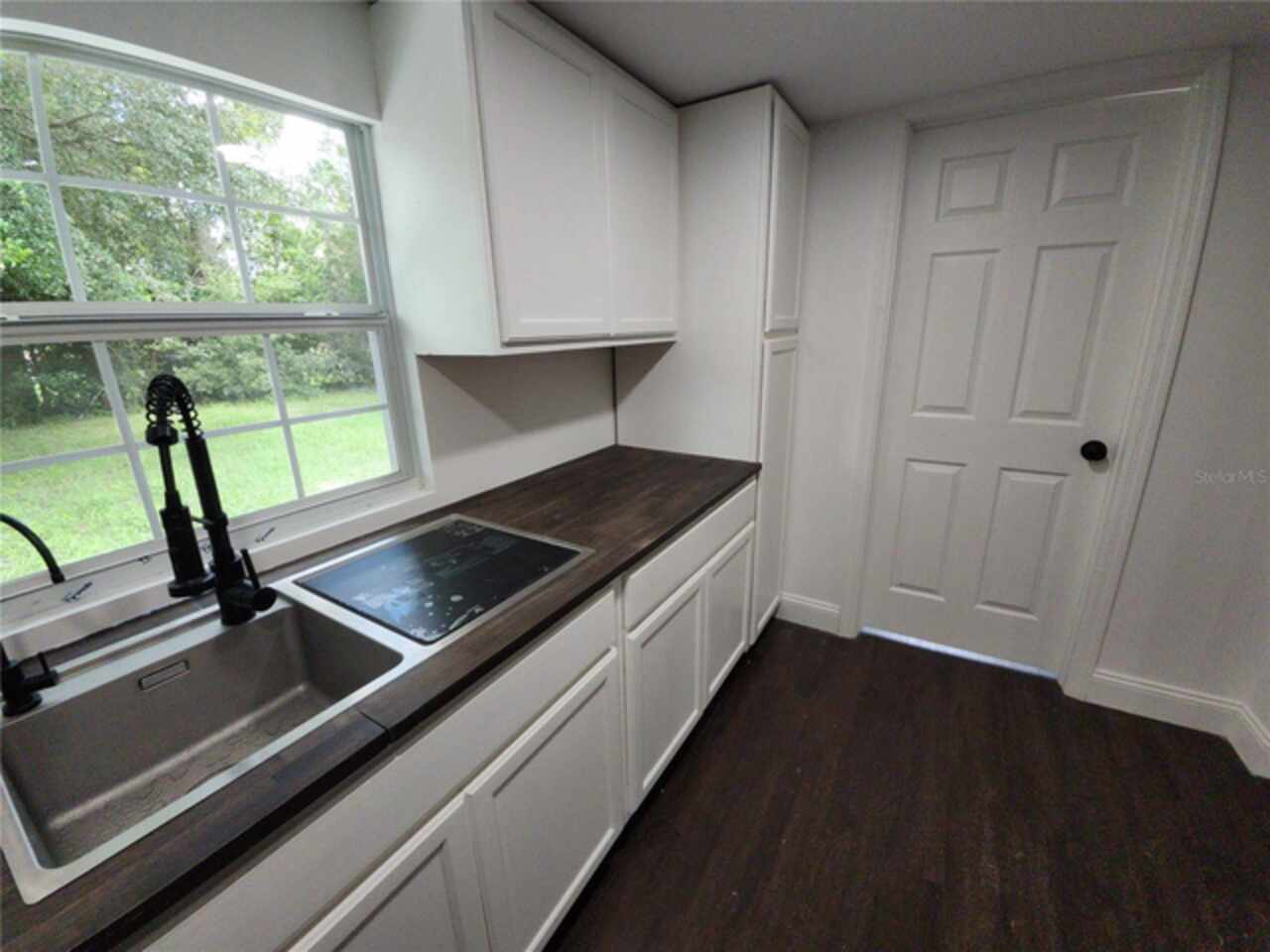 Listing Photo 10