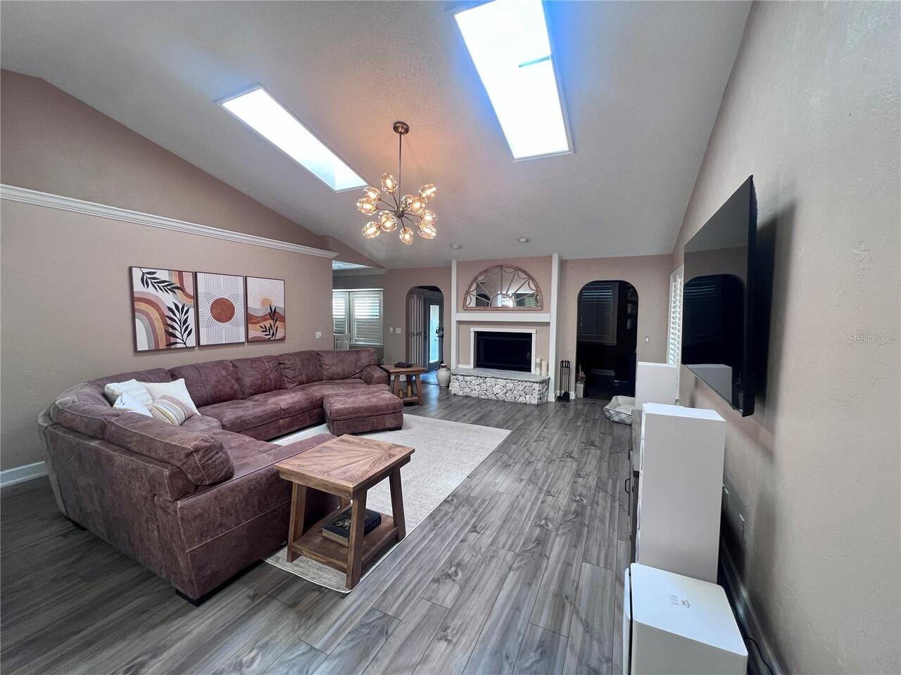 Listing Photo 11