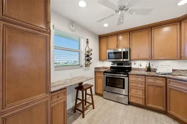 Listing Photo 11