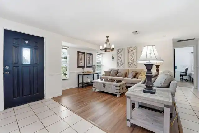 Listing Photo 10