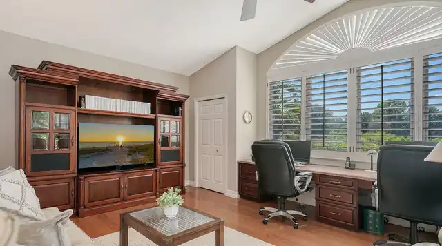 Listing Photo 6