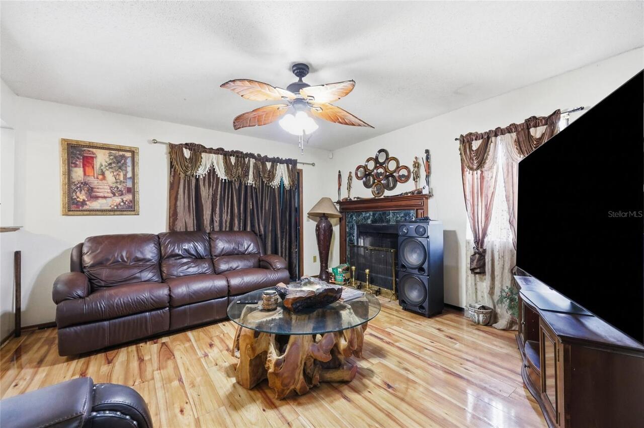 Listing Photo 11