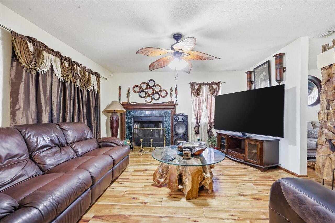Listing Photo 12