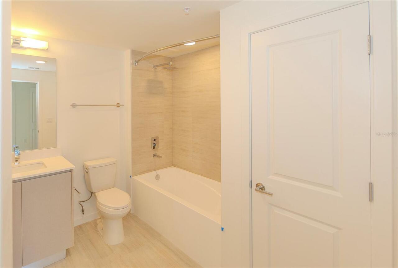 Listing Photo 9