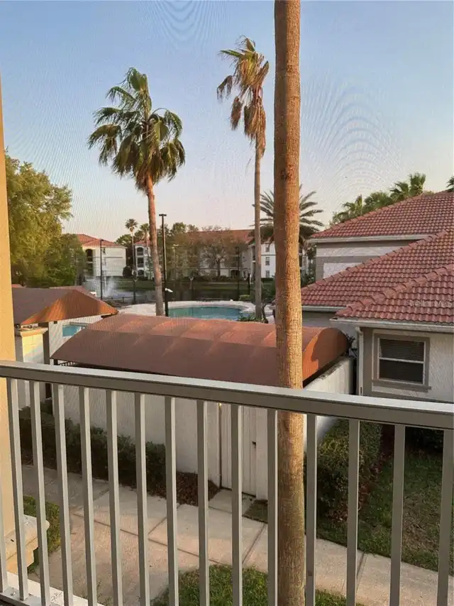 Listing Photo 12