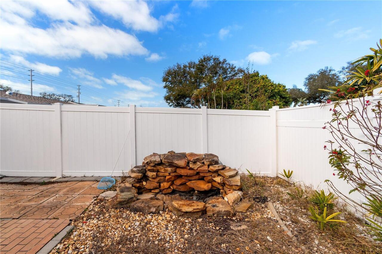 Listing Photo 12