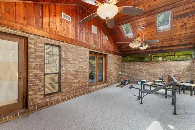 Listing Photo 23
