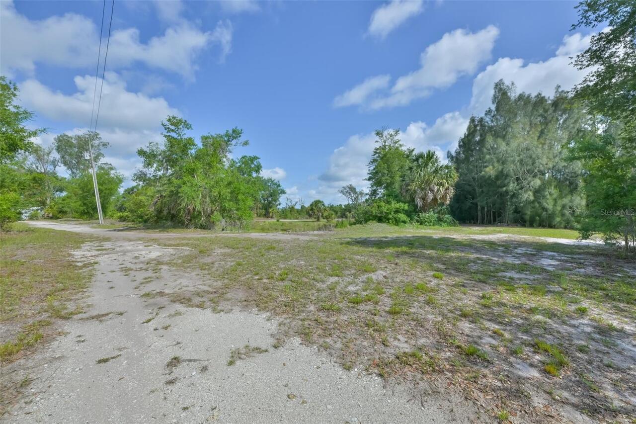 Listing Photo 16