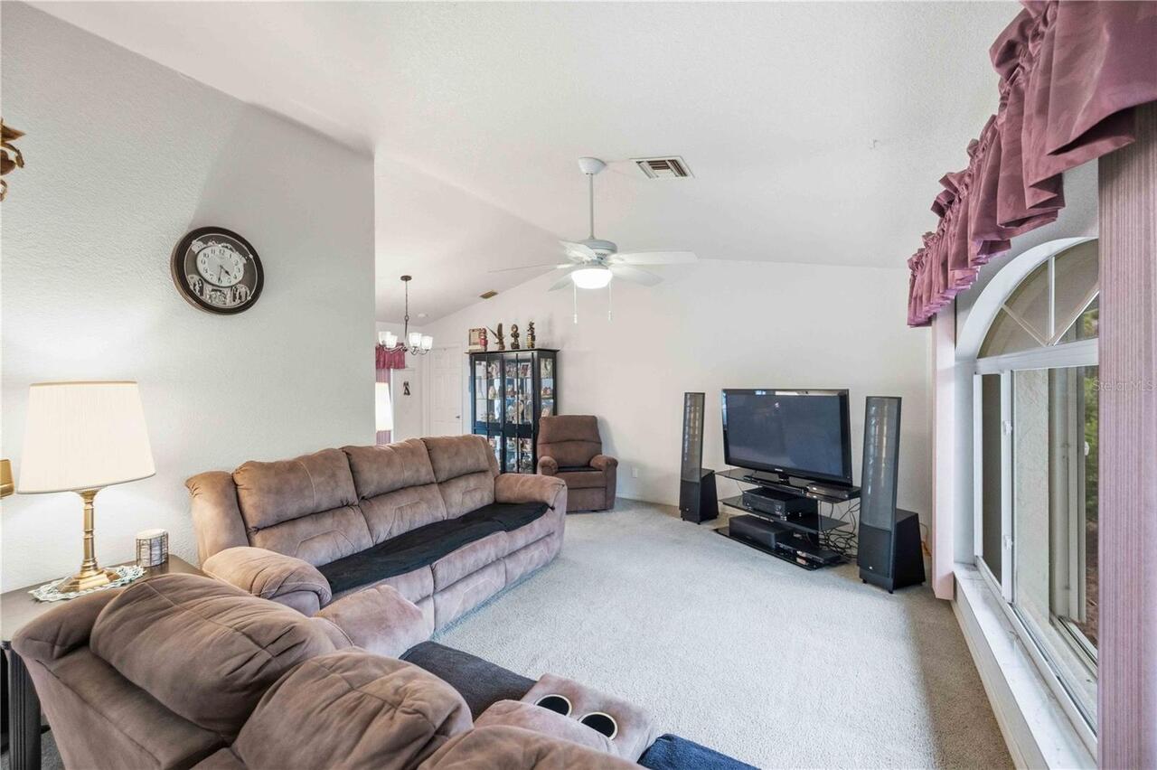 Listing Photo 9