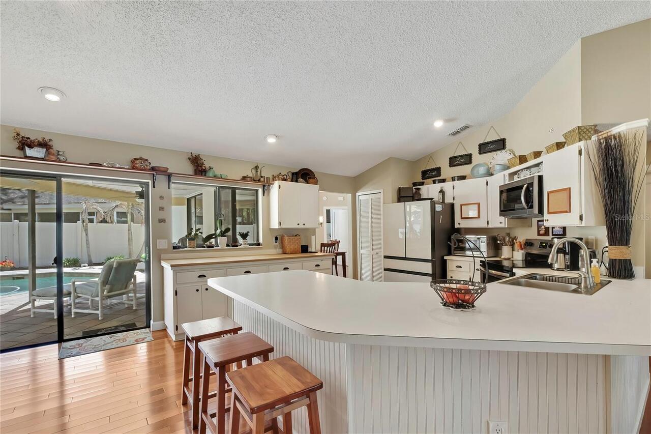 Listing Photo 11
