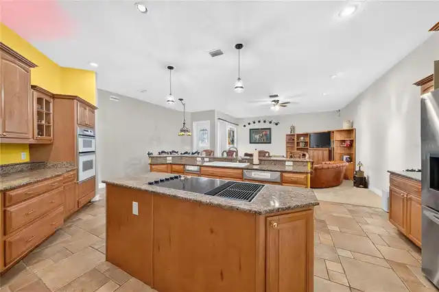 Listing Photo 16