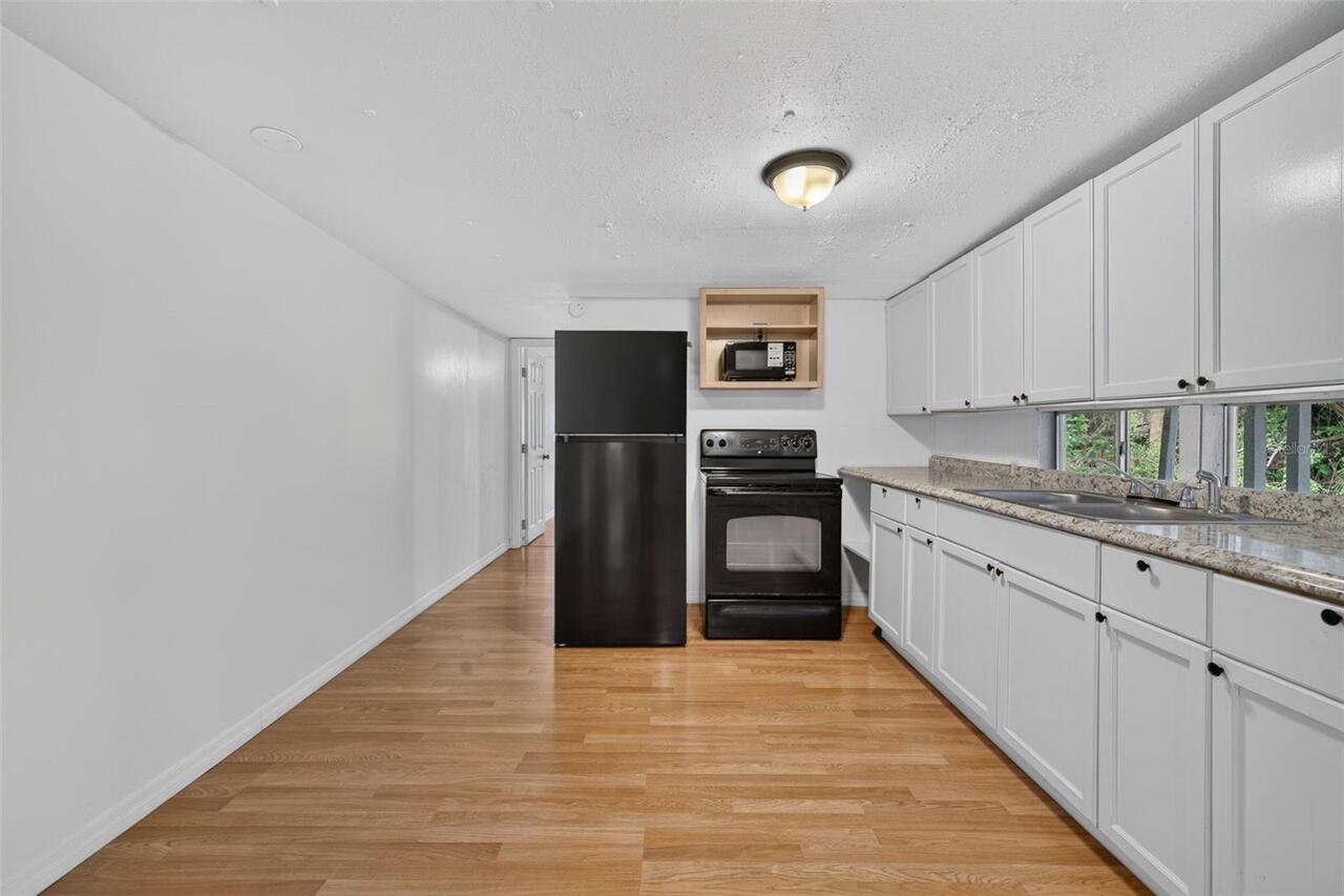 Listing Photo 8