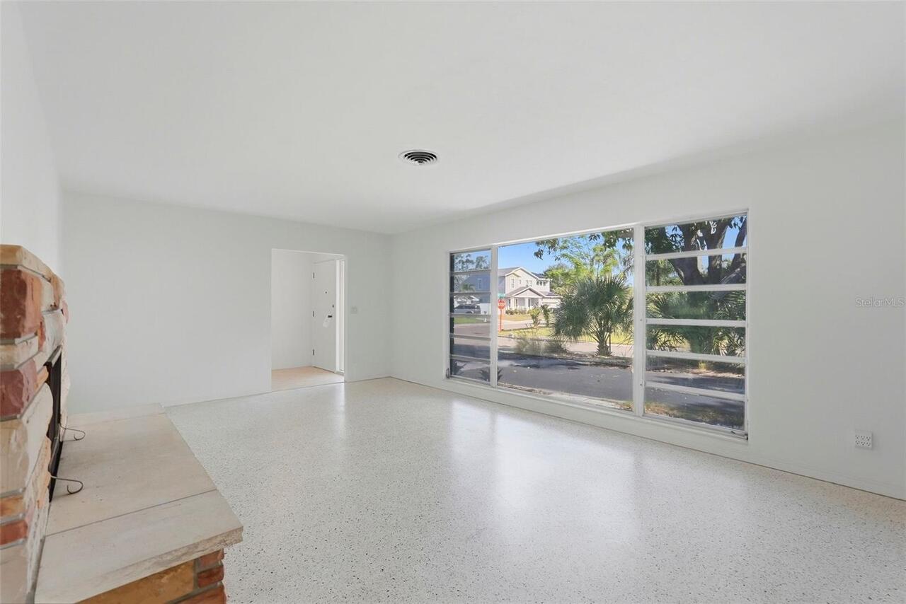 Listing Photo 9