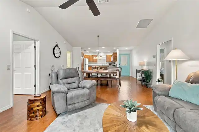 Listing Photo 6