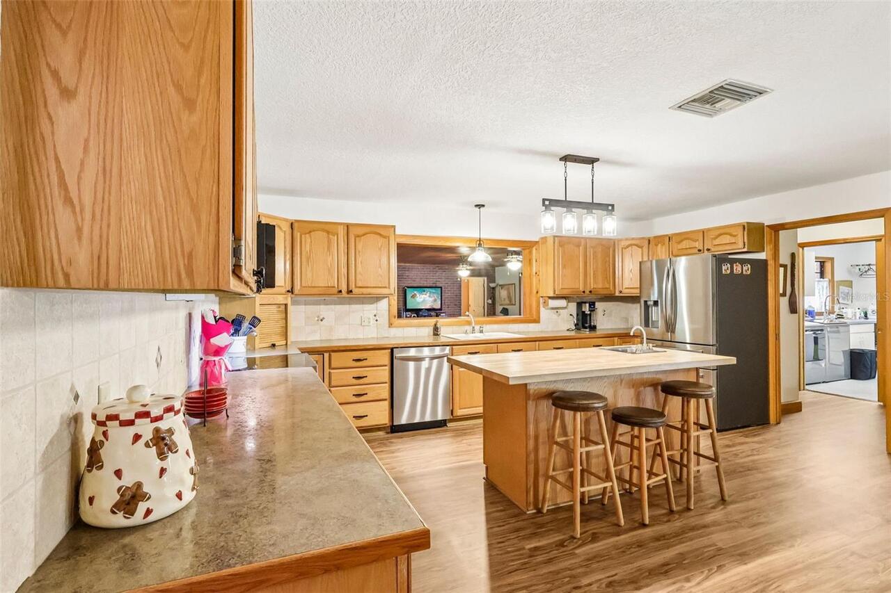 Listing Photo 16