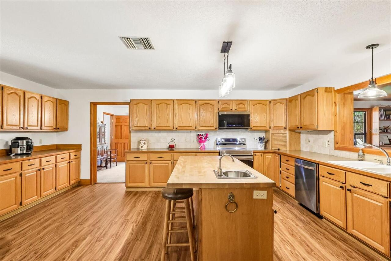 Listing Photo 17