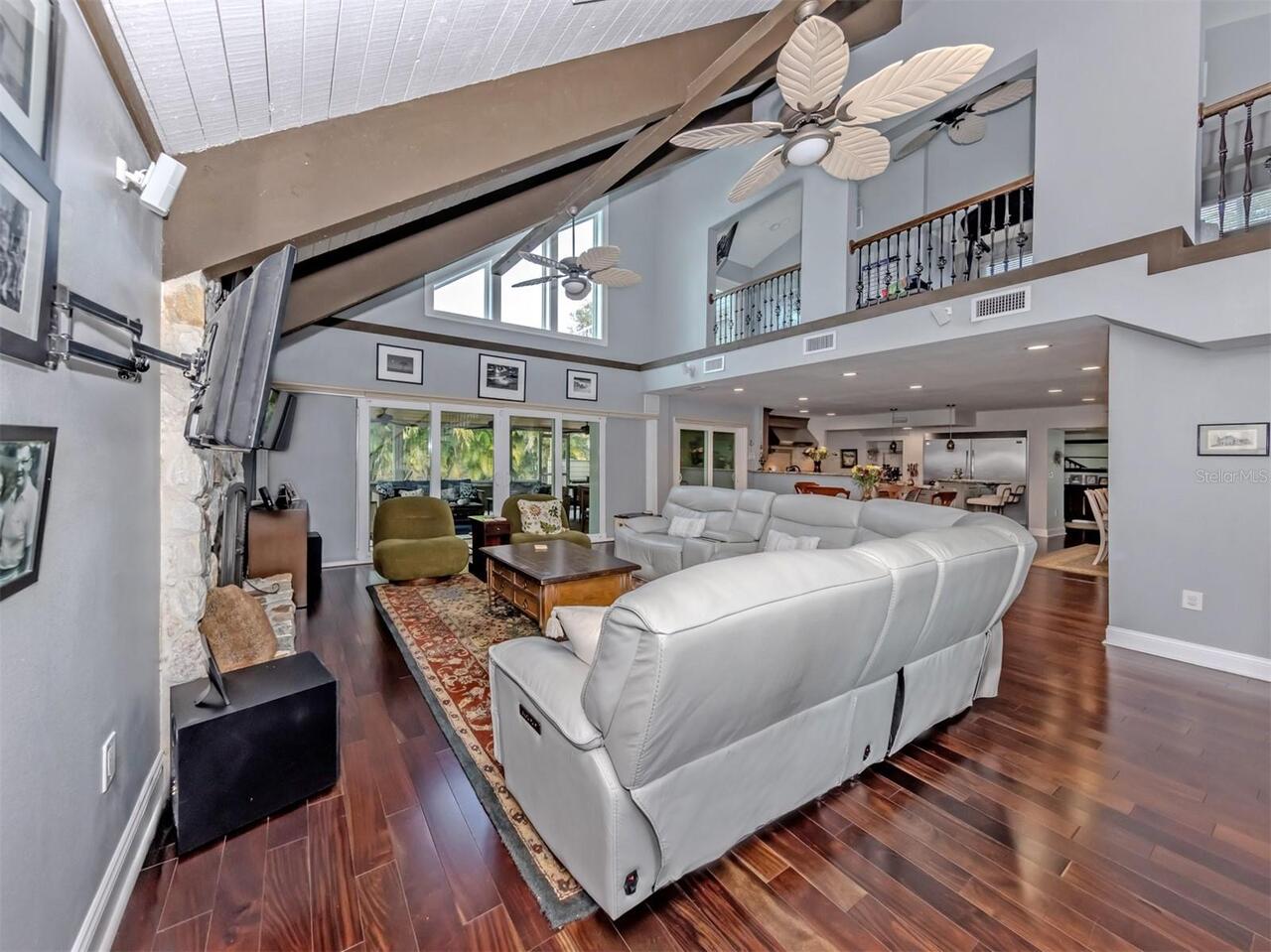 Listing Photo 11