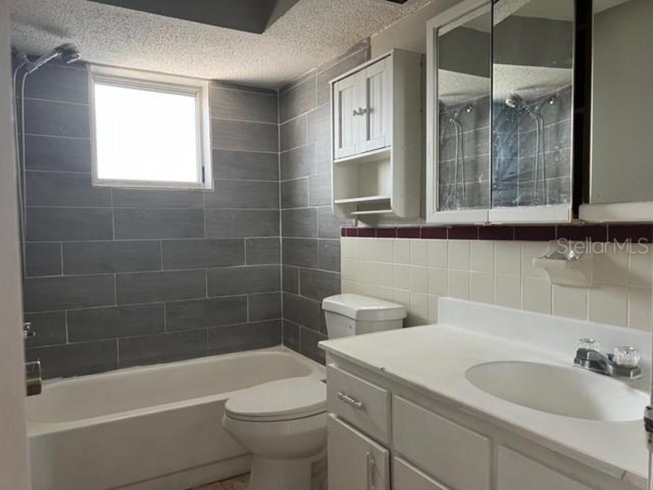 Listing Photo 12