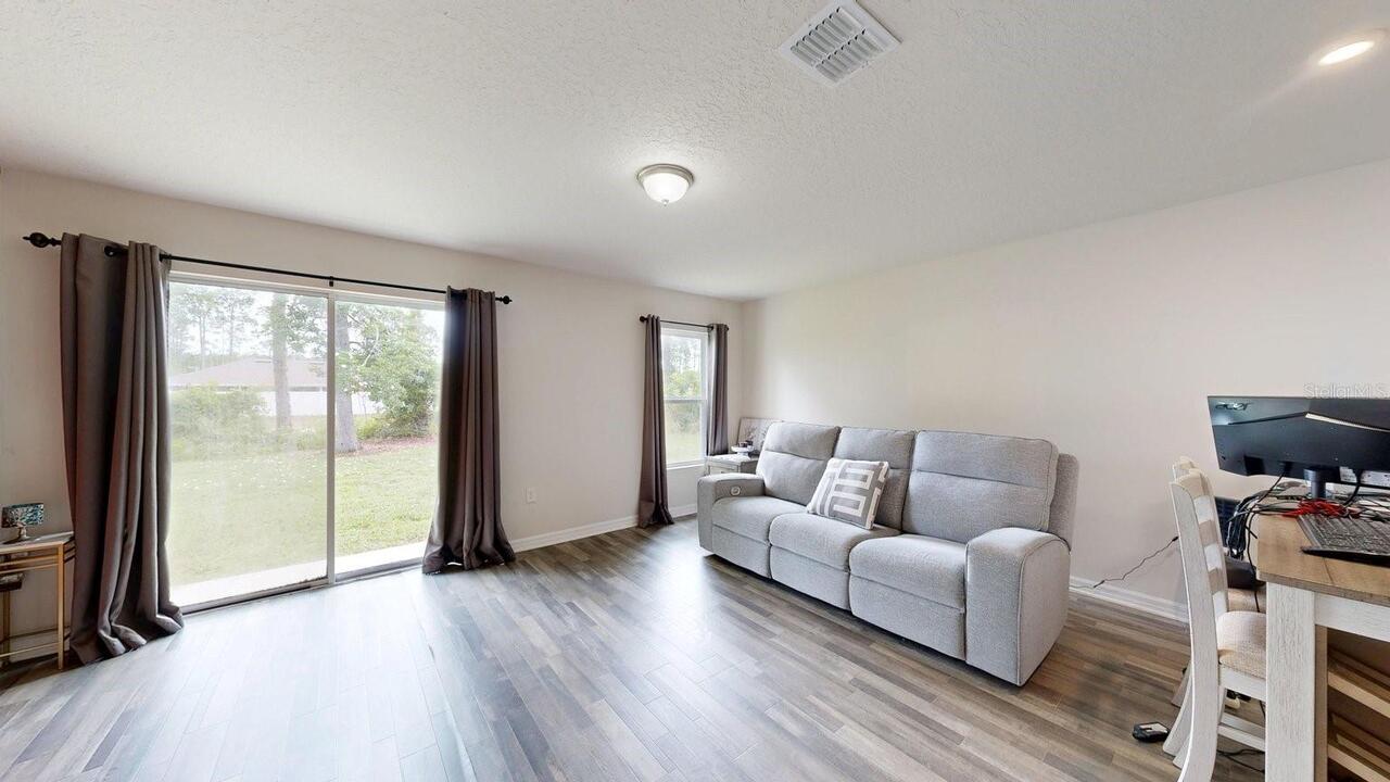 Listing Photo 16