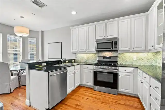 Listing Photo 14