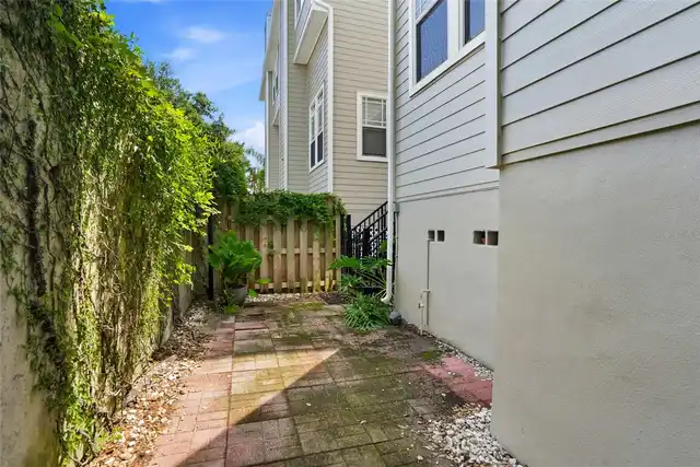Listing Photo 32