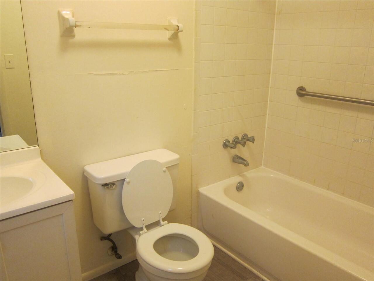 Listing Photo 8