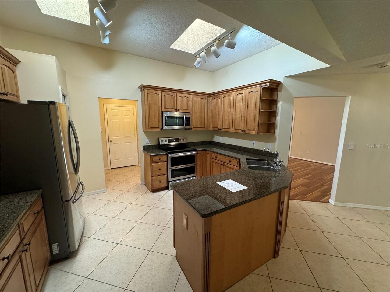 Listing Photo 10