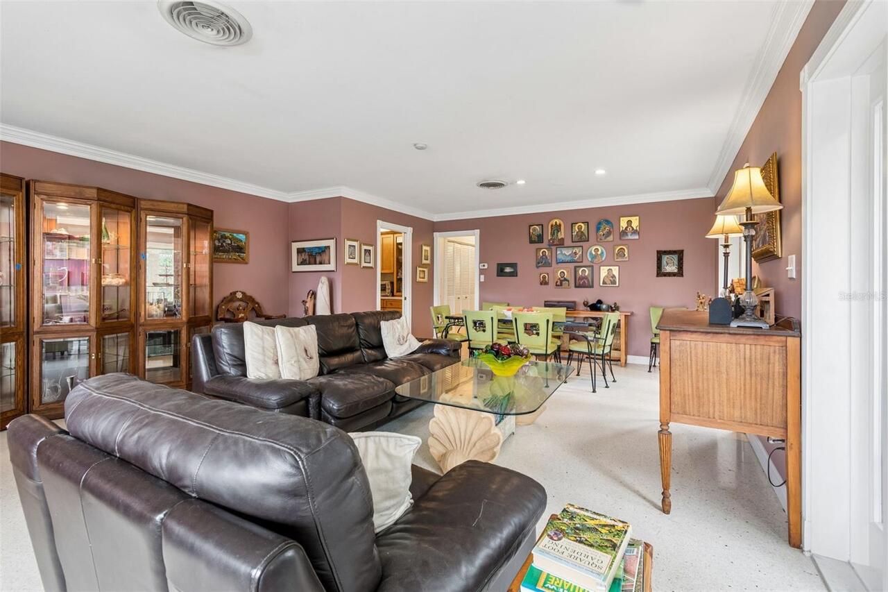Listing Photo 9