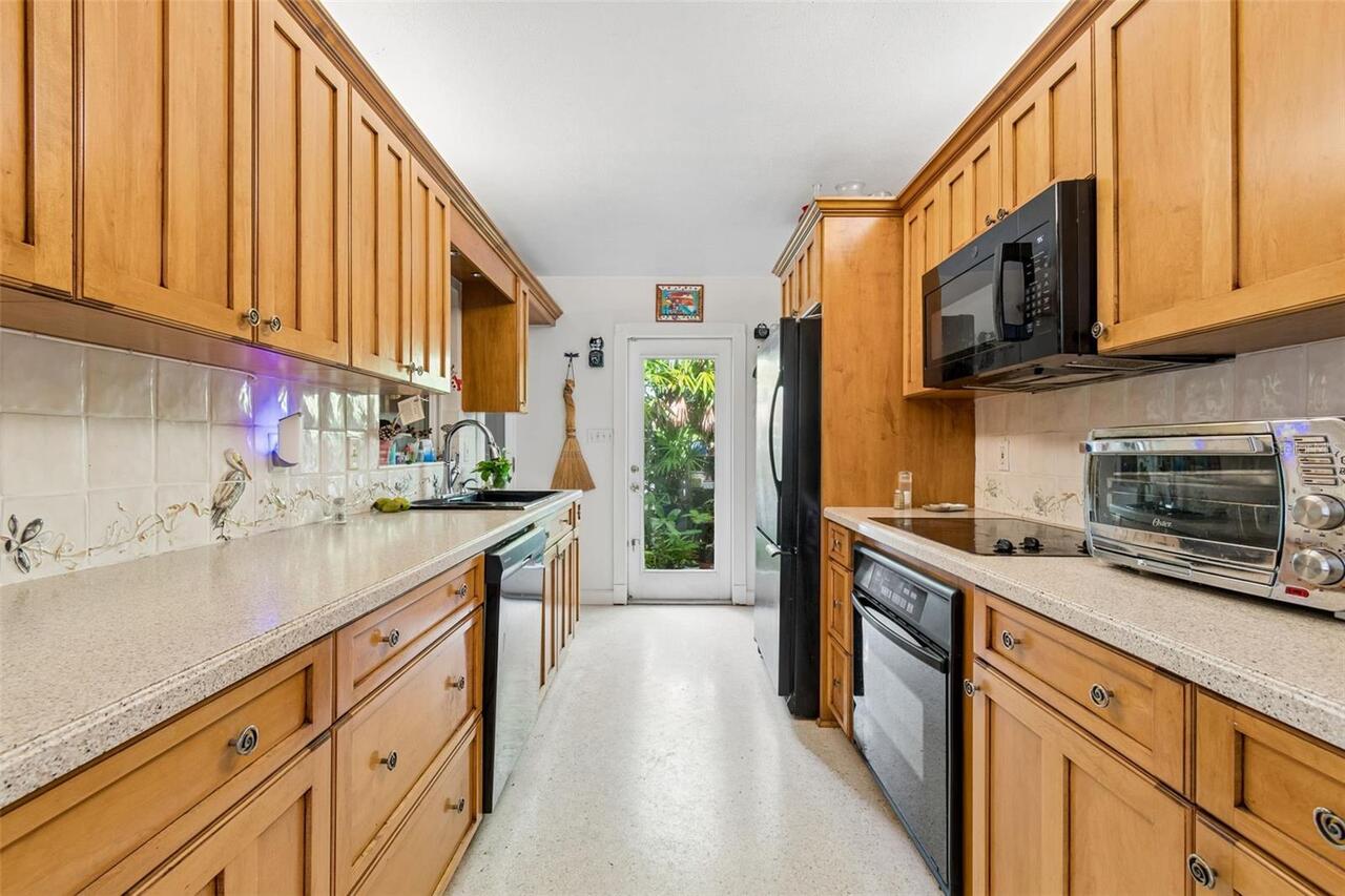 Listing Photo 16
