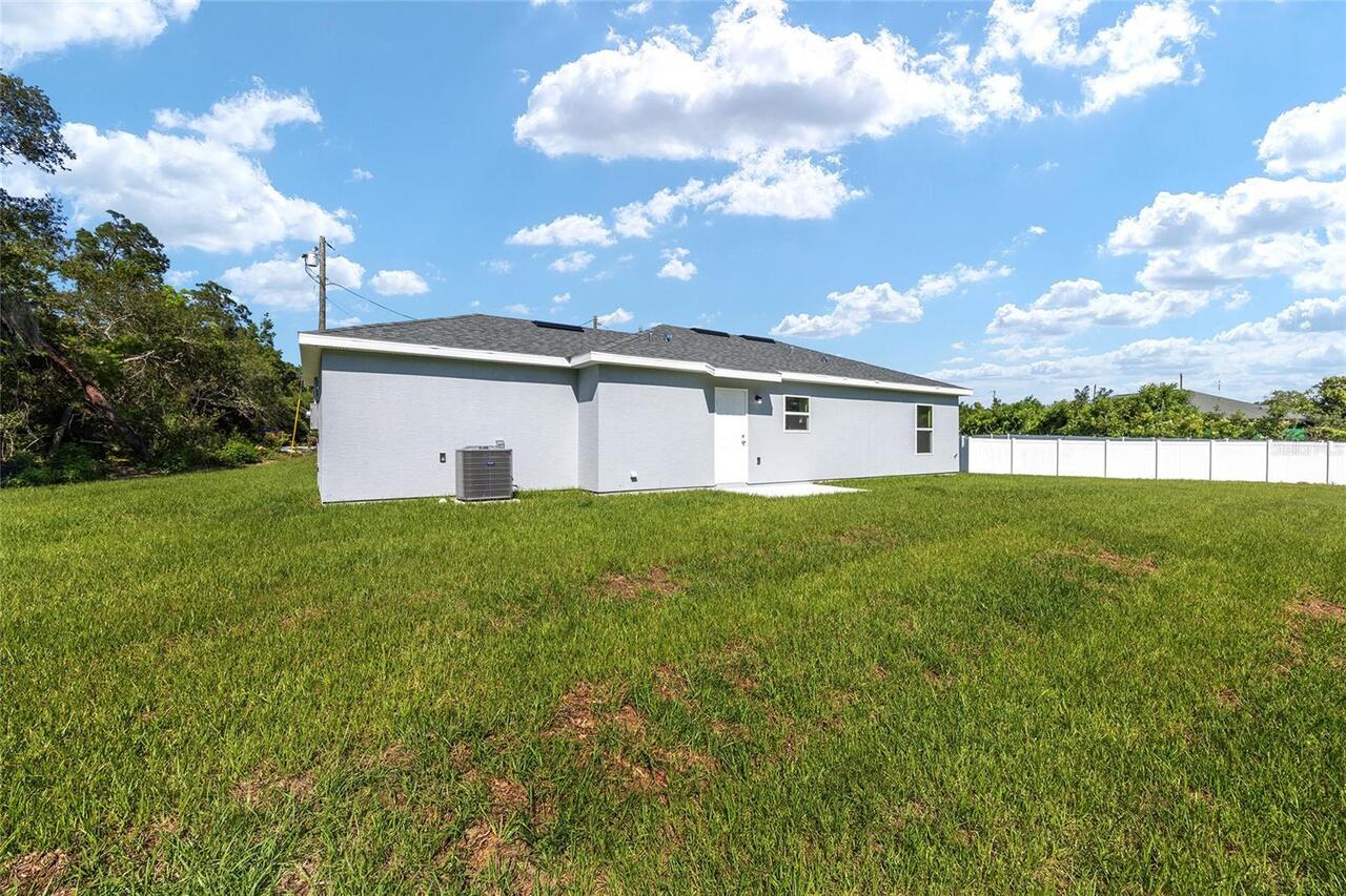 Listing Photo 11