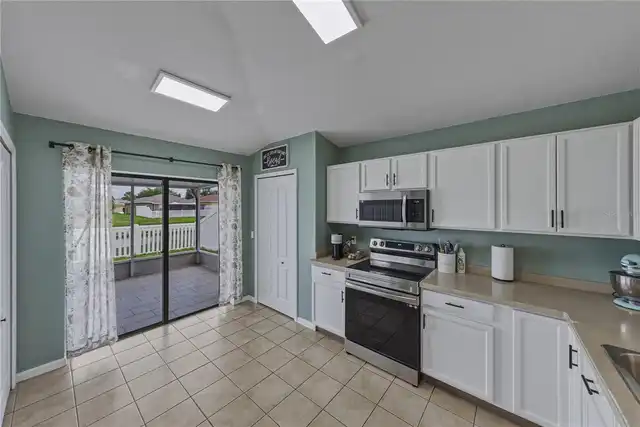 Listing Photo 16