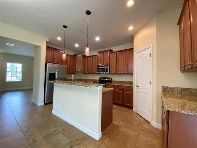 Listing Photo 7